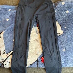 NWT Lululemon Black Leggings Size 6